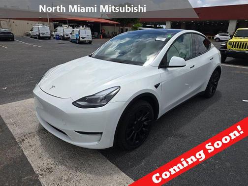 Pearl White Multi-Coat 2023 Tesla Model Y Long Range Dual Motor All-Wheel Drive
