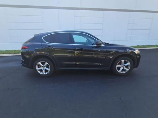 Vulcano Black Metallic 2019 Alfa Romeo Stelvio Base
