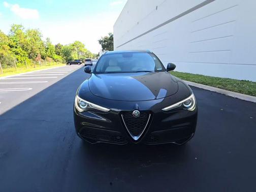 Vulcano Black Metallic 2019 Alfa Romeo Stelvio Base