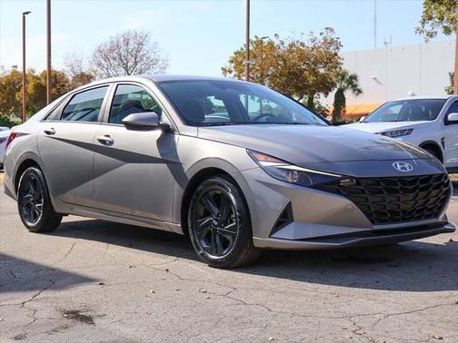 2021 Hyundai ELANTRA SEL