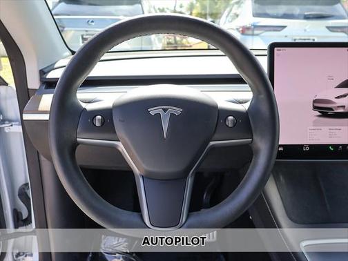 2022 Tesla Model Y Performance Dual Motor All-Wheel Drive