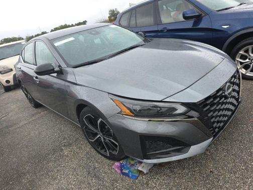 2023 Nissan Altima SR FWD