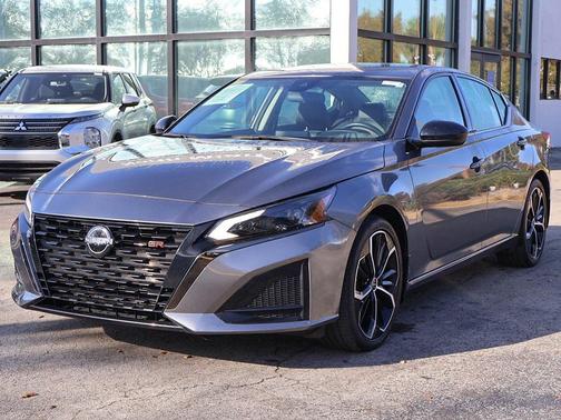 2023 Nissan Altima SR FWD