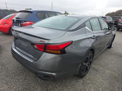 2023 Nissan Altima SR FWD