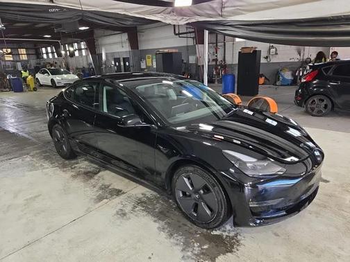2022 Tesla Model 3 Standard Range