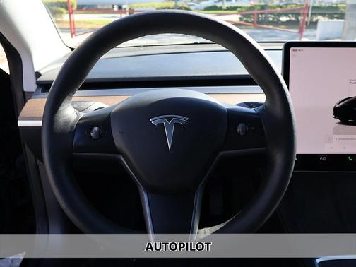 2022 Tesla Model 3 Standard Range