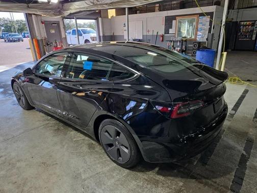 2022 Tesla Model 3 Standard Range
