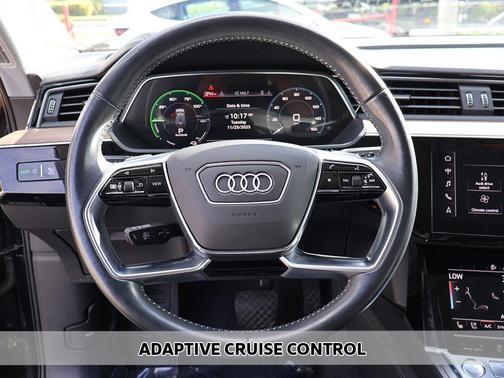 2019 Audi e-tron Premium Plus