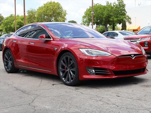 2020 Tesla Model S Performance