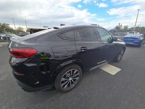 2022 BMW X6 xDrive40i