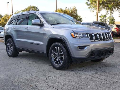 2020 Jeep Grand Cherokee Laredo