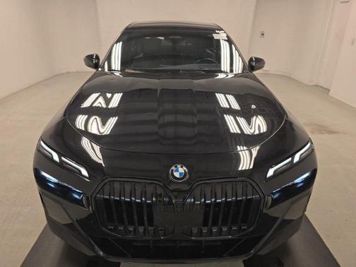 2023 BMW 740 i