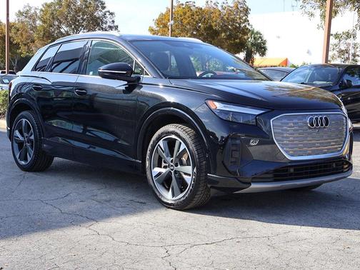 2022 Audi e-tron Premium Plus