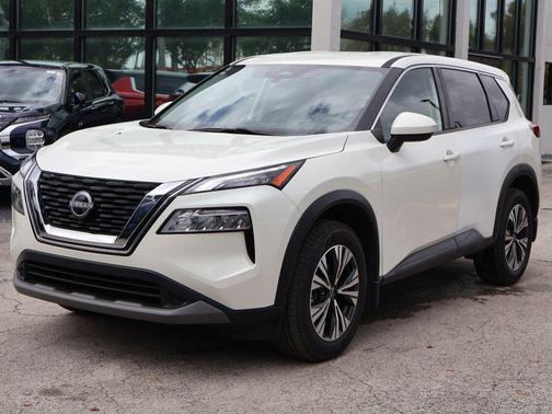 Pearl White Tricoat 2023 Nissan Rogue SV