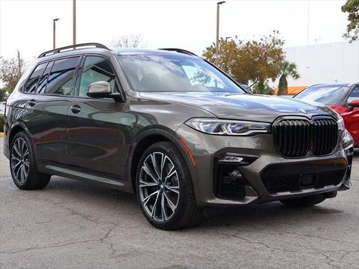 2022 BMW X7 M50i