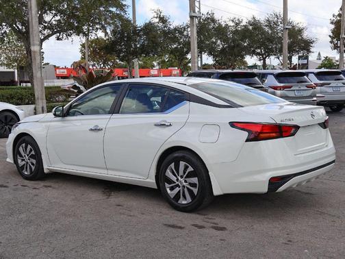 2022 Nissan Altima S FWD