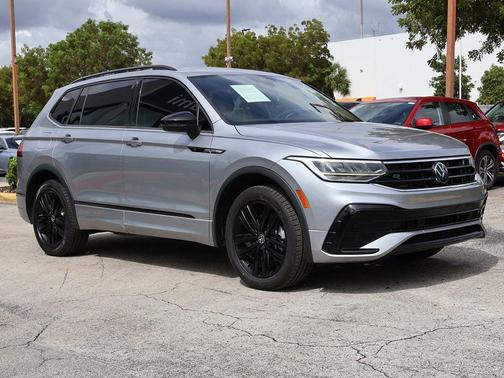 2022 Volkswagen Tiguan 2.0T SE R-Line Black