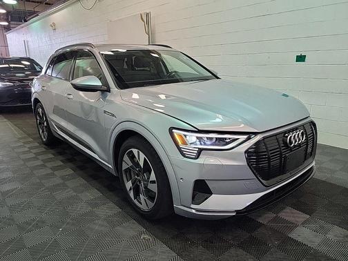 2022 Audi e-tron Premium