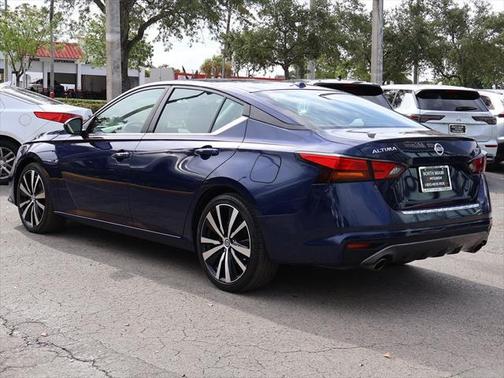 2022 Nissan Altima SR FWD