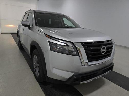 2025 Nissan Pathfinder SV FWD