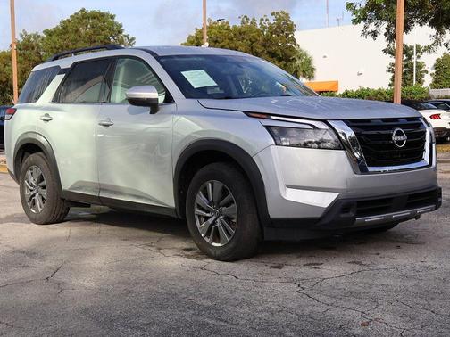 2025 Nissan Pathfinder SV FWD