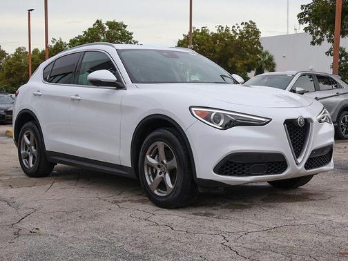 2021 Alfa Romeo Stelvio Base