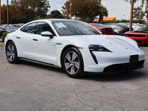 2022 Porsche Taycan Base