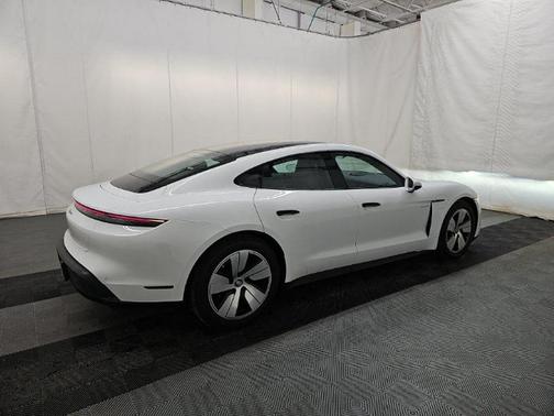 2022 Porsche Taycan Base