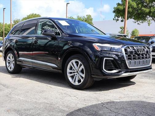 2025 Audi Q7 55 Premium Plus