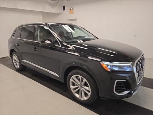 2025 Audi Q7 55 Premium Plus