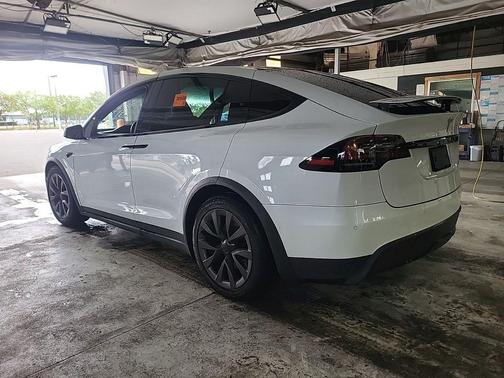 Pearl White Multi-Coat 2023 Tesla Model X Standard Range