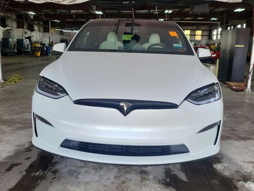 Pearl White Multi-Coat 2023 Tesla Model X Standard Range