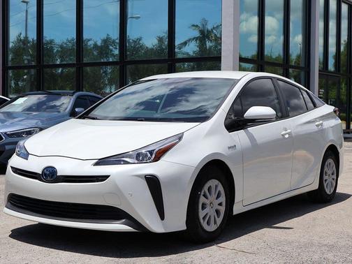 2019 Toyota Prius LE