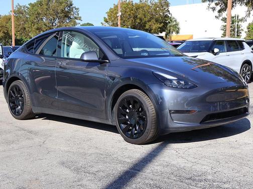 2023 Tesla Model Y RWD