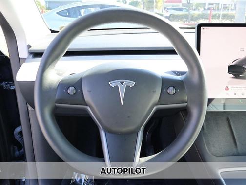 2023 Tesla Model Y RWD