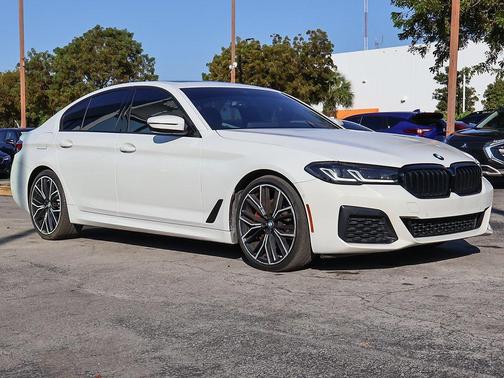 2022 BMW 530 i