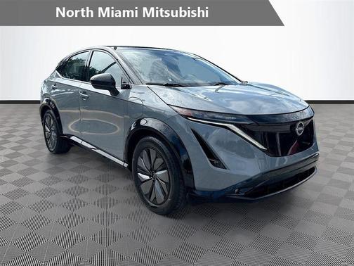 Boulder Gray Pearl/Black Diamond Pearl 2024 Nissan ARIYA EVOLVE+