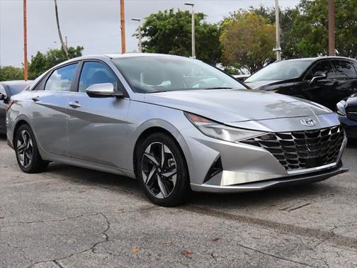 2022 Hyundai ELANTRA SEL