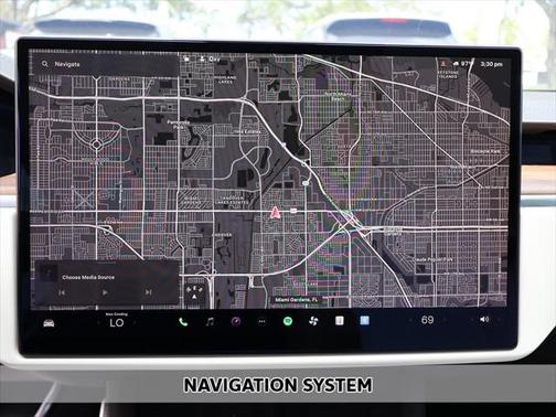 2022 Tesla Model S Base