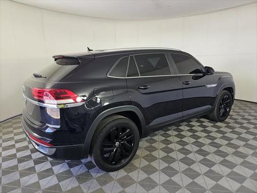 2023 Volkswagen Atlas Cross Sport 2.0T SE w/Technology