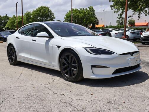 Pearl White Multi-Coat 2023 Tesla Model S Standard Range
