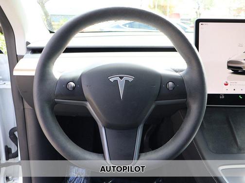 Pearl White Multi-Coat 2024 Tesla Model Y Long Range Dual Motor All-Wheel Drive