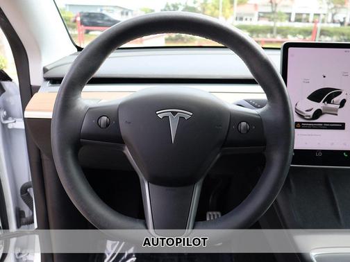2022 Tesla Model Y Performance Dual Motor All-Wheel Drive