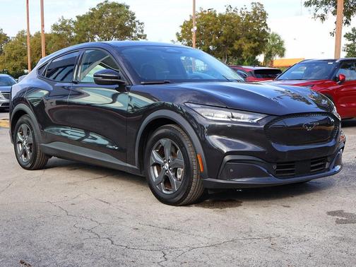 2022 Ford Mustang Mach-E Select