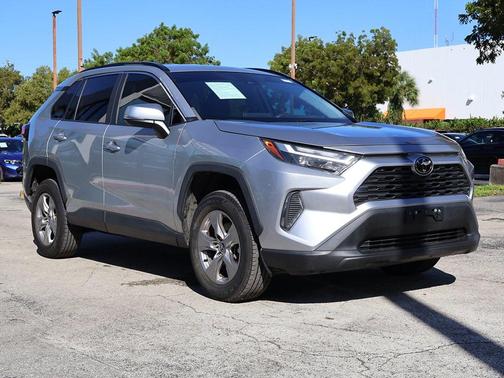2022 Toyota RAV4 XLE
