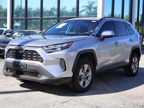 2022 Toyota RAV4 XLE
