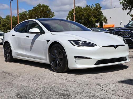 2022 Tesla Model S Base