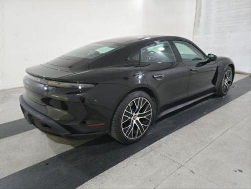 2022 Porsche Taycan Base