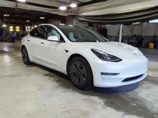 2023 Tesla Model 3 Standard Range