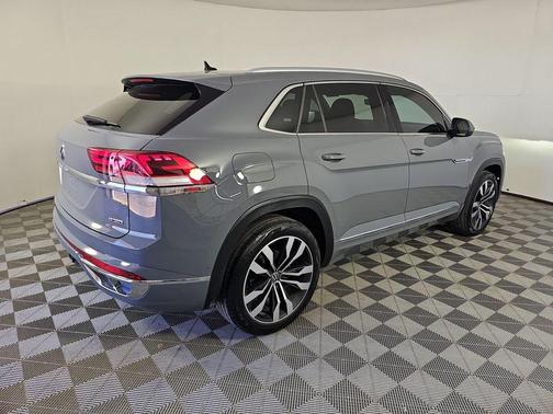 2022 Volkswagen Atlas Cross Sport 3.6L V6 SEL Premium R-Line